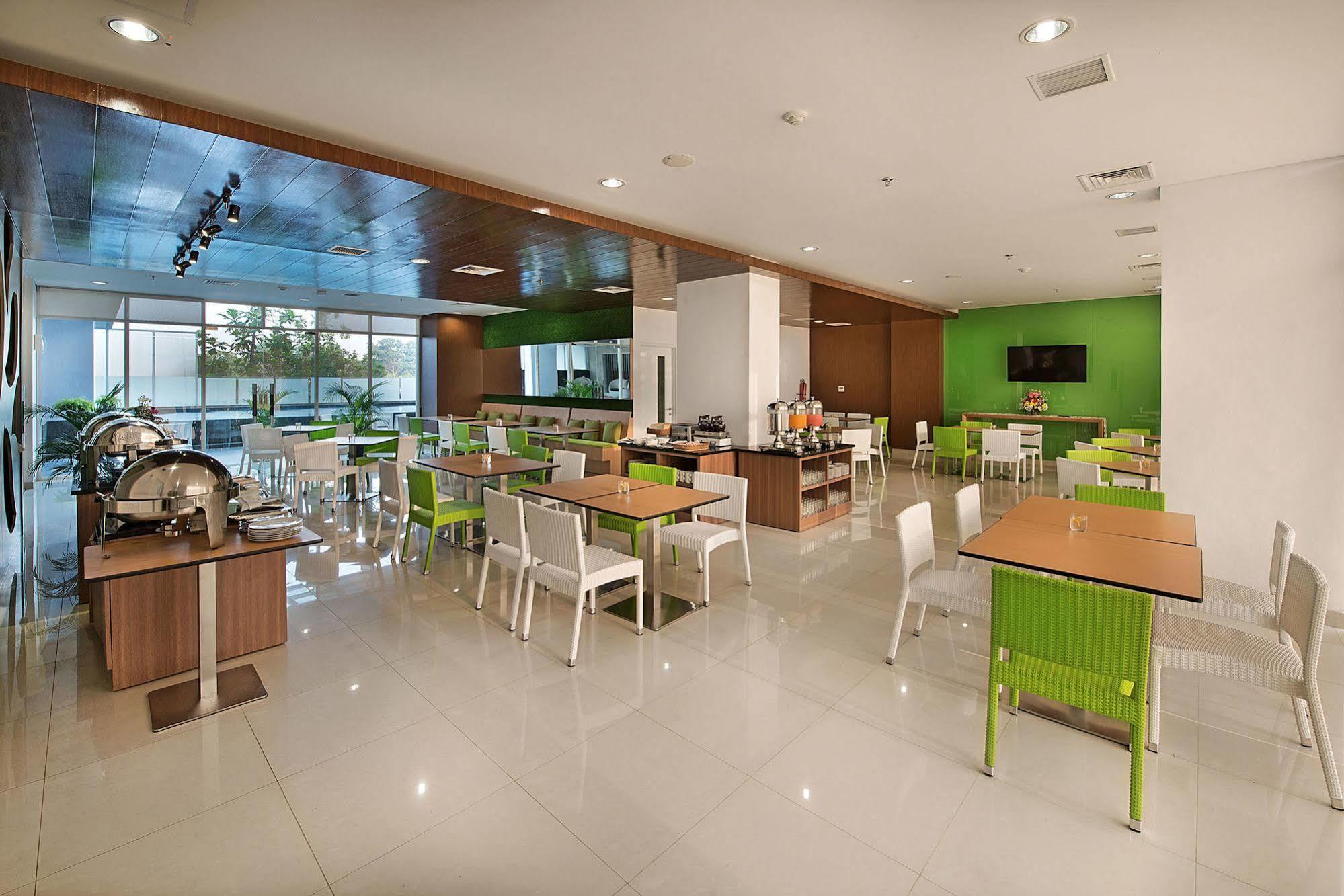 Whiz Prime Hotel Pajajaran Μπογκόρ Εξωτερικό φωτογραφία